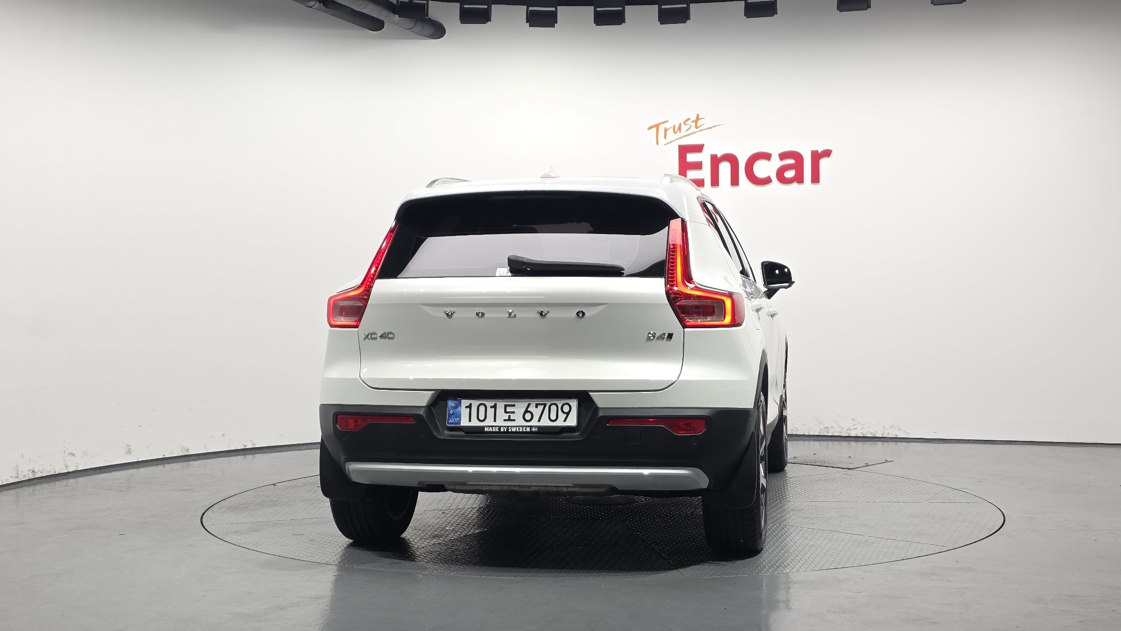 VOLVO XC40 2022