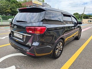 KIA CARNIVAL 2018
