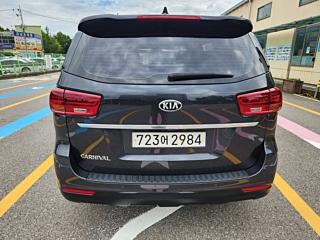 KIA CARNIVAL 2018