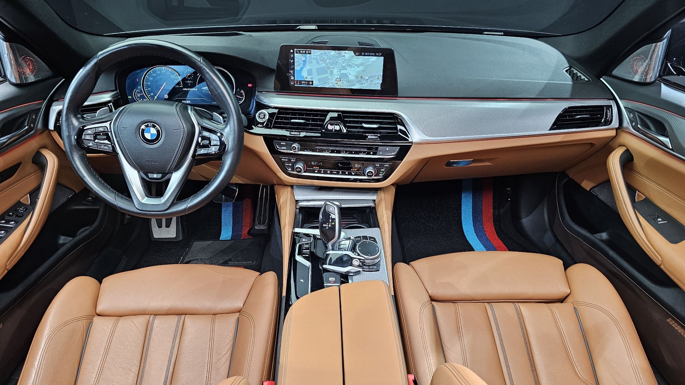 BMW 5-SERIES G30 2017