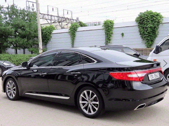 HYUNDAI GRANDEUR HG 2016