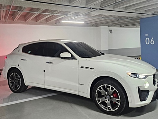 MASERATI LEVANTE 2018