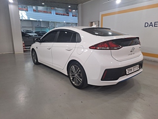 HYUNDAI IONIQ HYBRID 2016