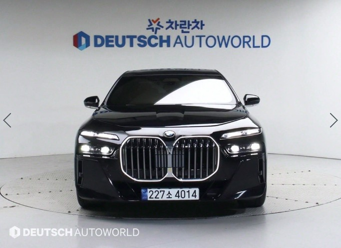 BMW 7-SERIES G70 2024