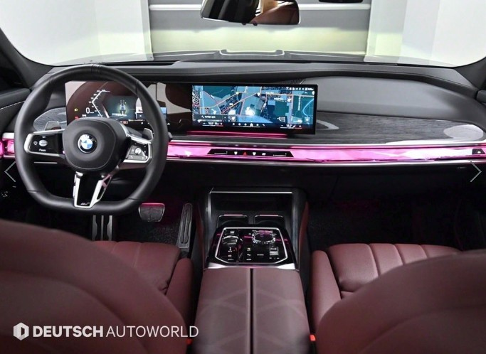 BMW 7-SERIES G70 2024