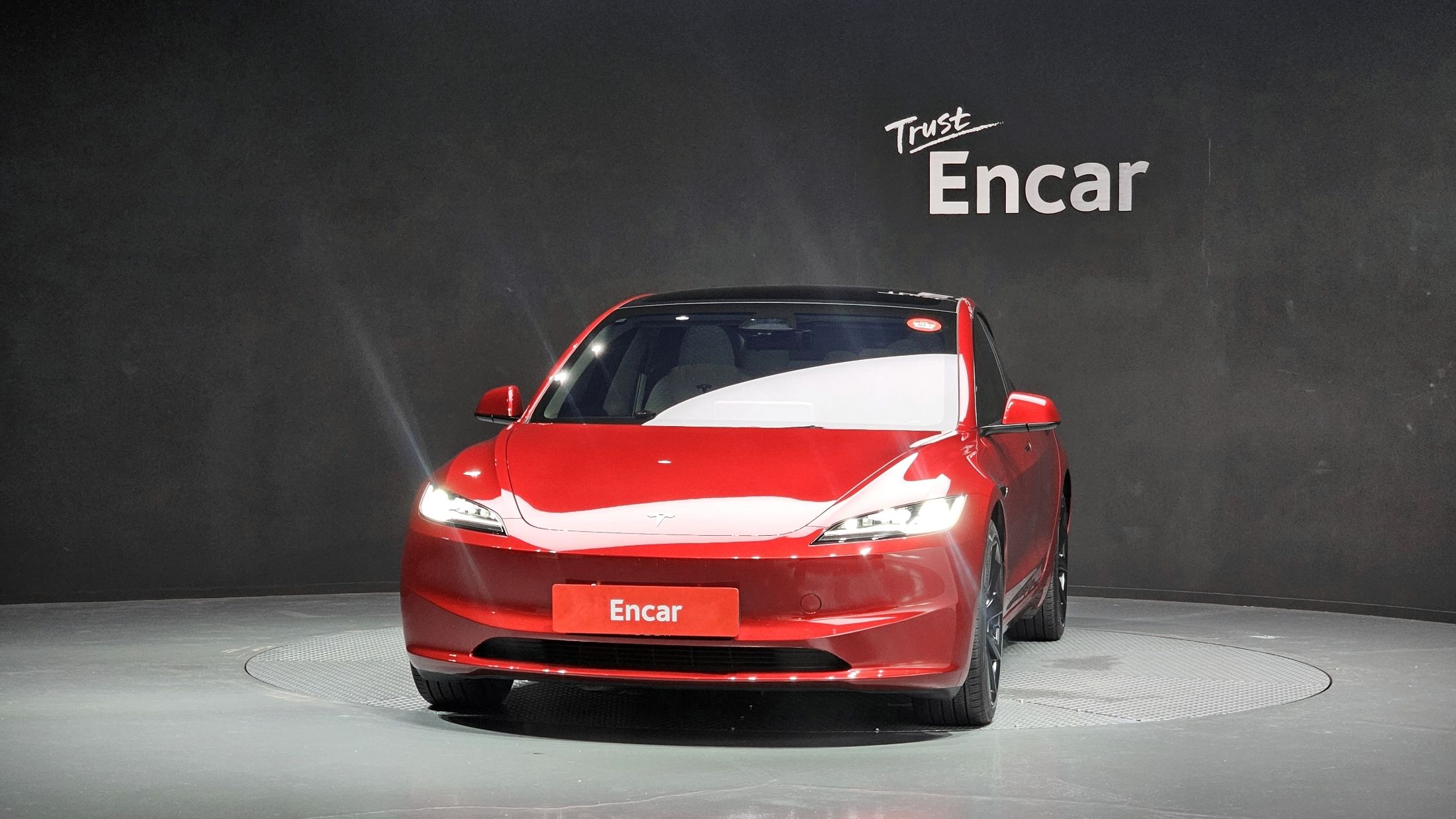 TESLA MODEL 3 2024