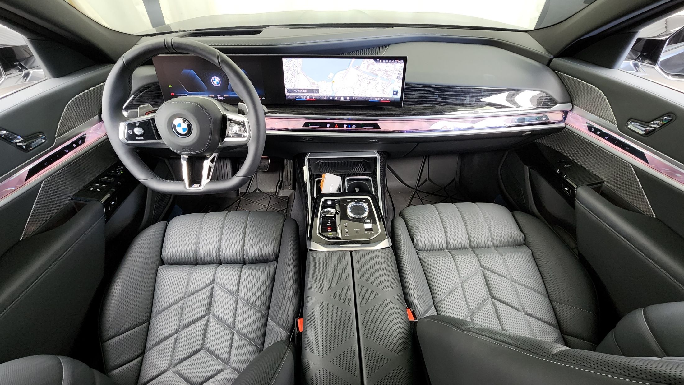 BMW 7-SERIES G70 2024