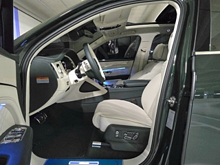 BENTLEY BENTAYGA 2025