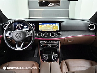 MERCEDES BENZ E-CLASS W213 2017