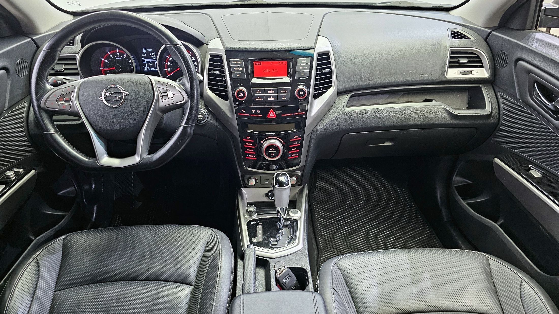 SSANGYONG TIVOLI 2015