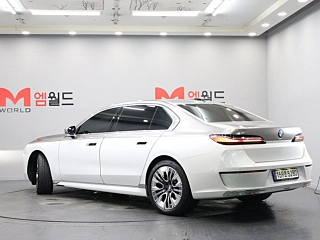 BMW 7-SERIES G70 2023