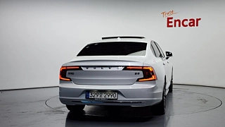 VOLVO S90  B5 Momentum 2021