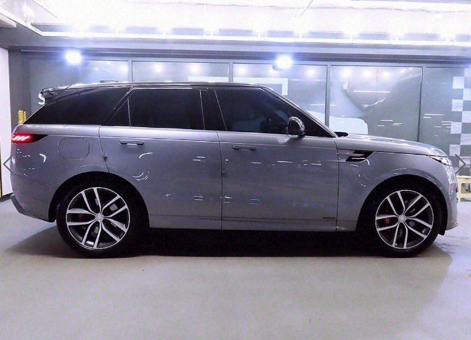 LAND ROVER RANGE ROVER SPORT 2024