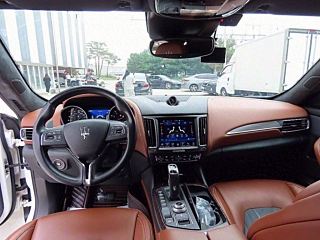 MASERATI LEVANTE 2019