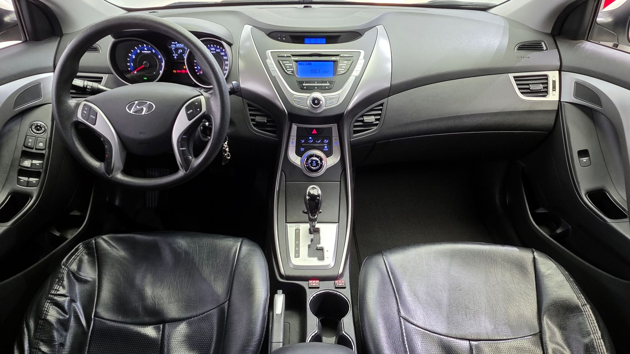 HYUNDAI AVANTE MD 2012