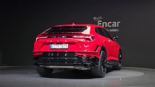 LAMBORGHINI URUS 2023