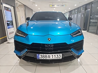 LAMBORGHINI URUS 2024