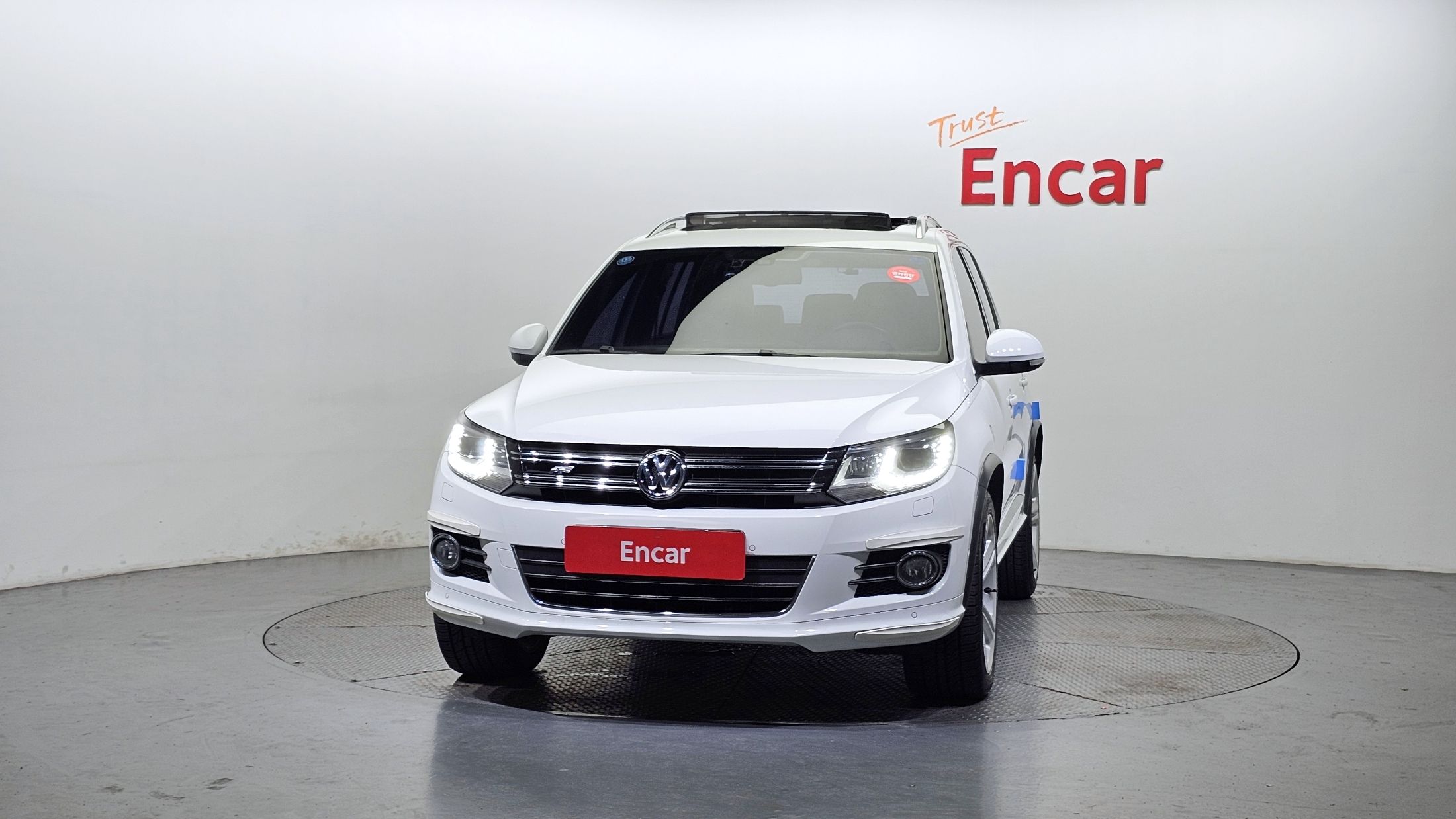VOLKSWAGEN TIGUAN 2016