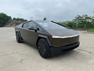 TESLA CYBERTRUCK 2024