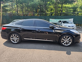 HYUNDAI GRANDEUR HG 2016