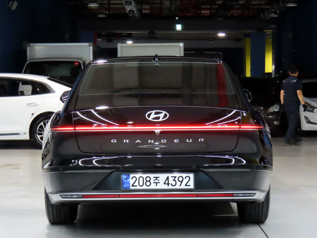 HYUNDAI GRANDEUR HYBRID GN7 2023