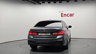 BMW 5-SERIES G30 2018