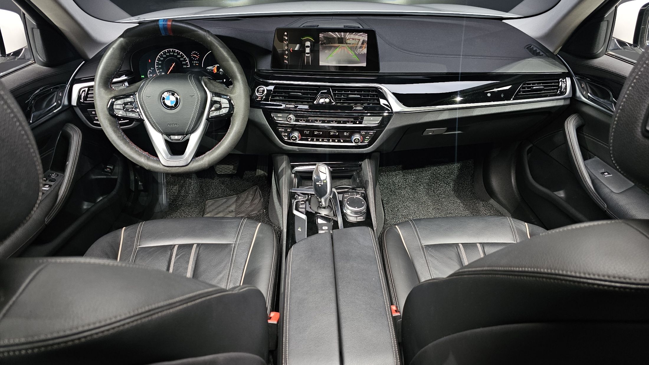 BMW 5-SERIES G30 2019
