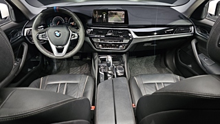 BMW 5-SERIES G30 2019