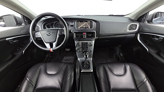 VOLVO V40 2017