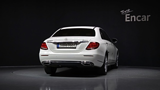 MERCEDES BENZ E-CLASS W213 2018