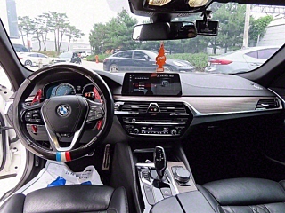 BMW 5-SERIES G30 2017