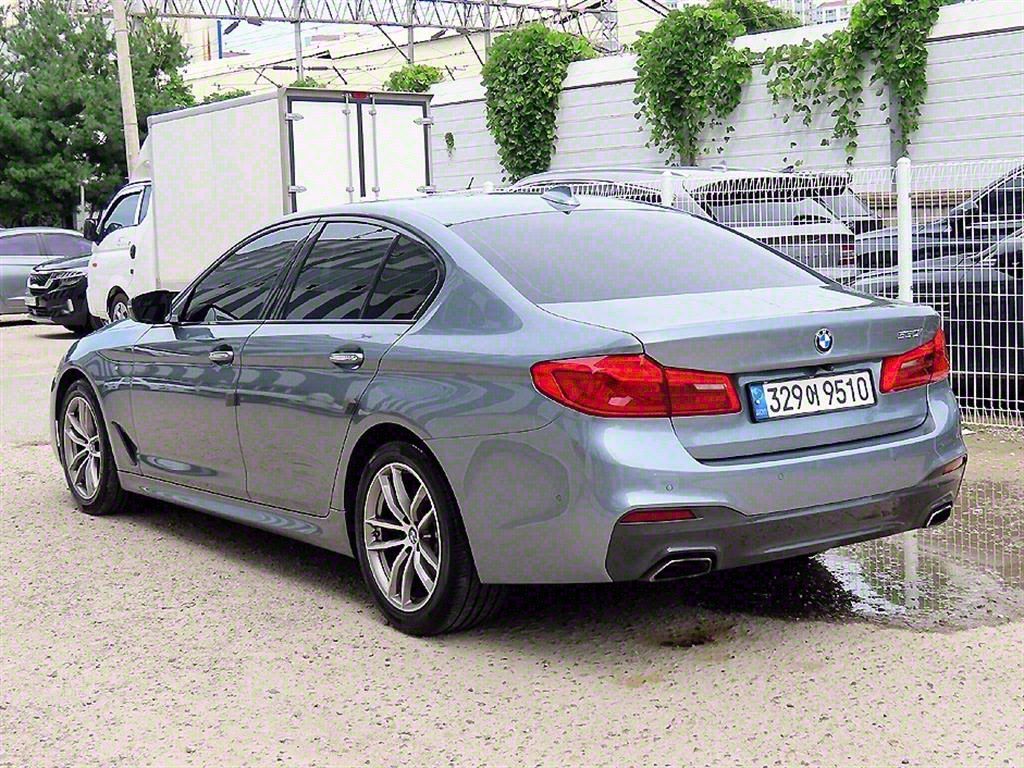 BMW 5-SERIES G30 2017