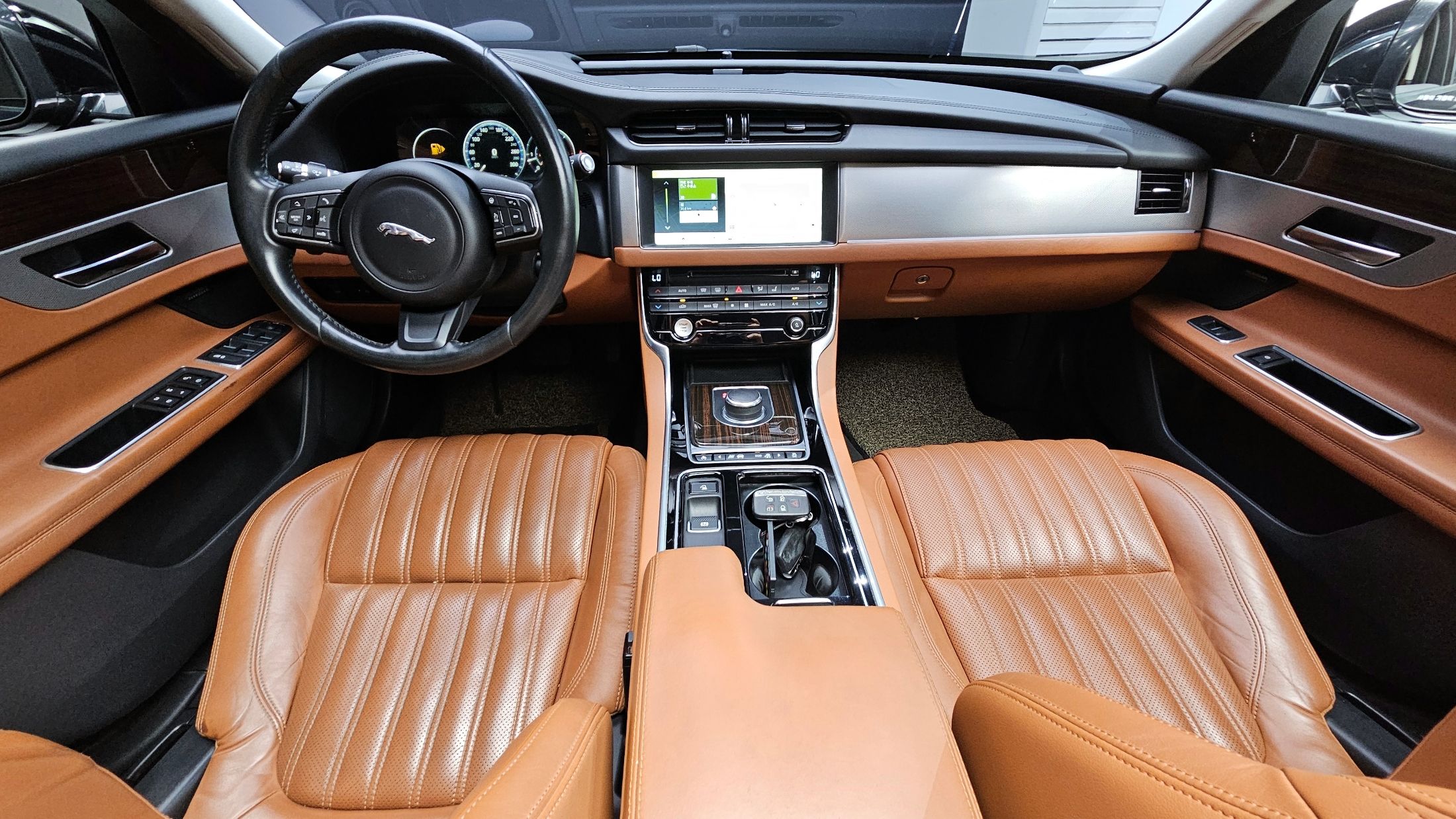JAGUAR XF X260 2017