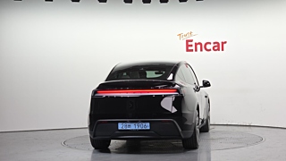 TESLA MODEL Y  RWD 2025