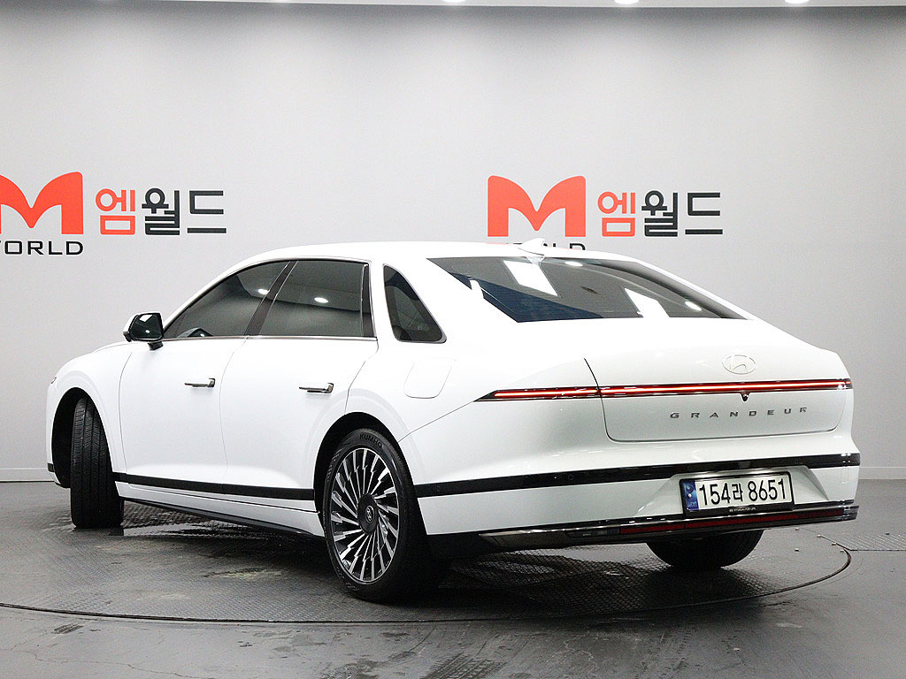HYUNDAI GRANDEUR HYBRID GN7 2023