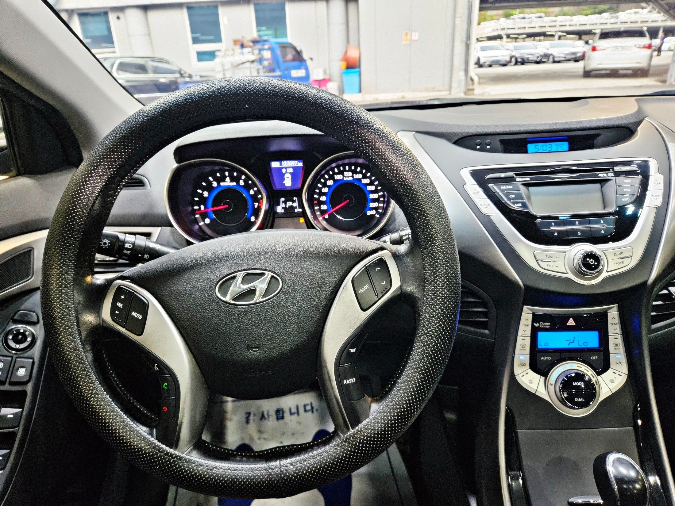 HYUNDAI AVANTE MD 2012