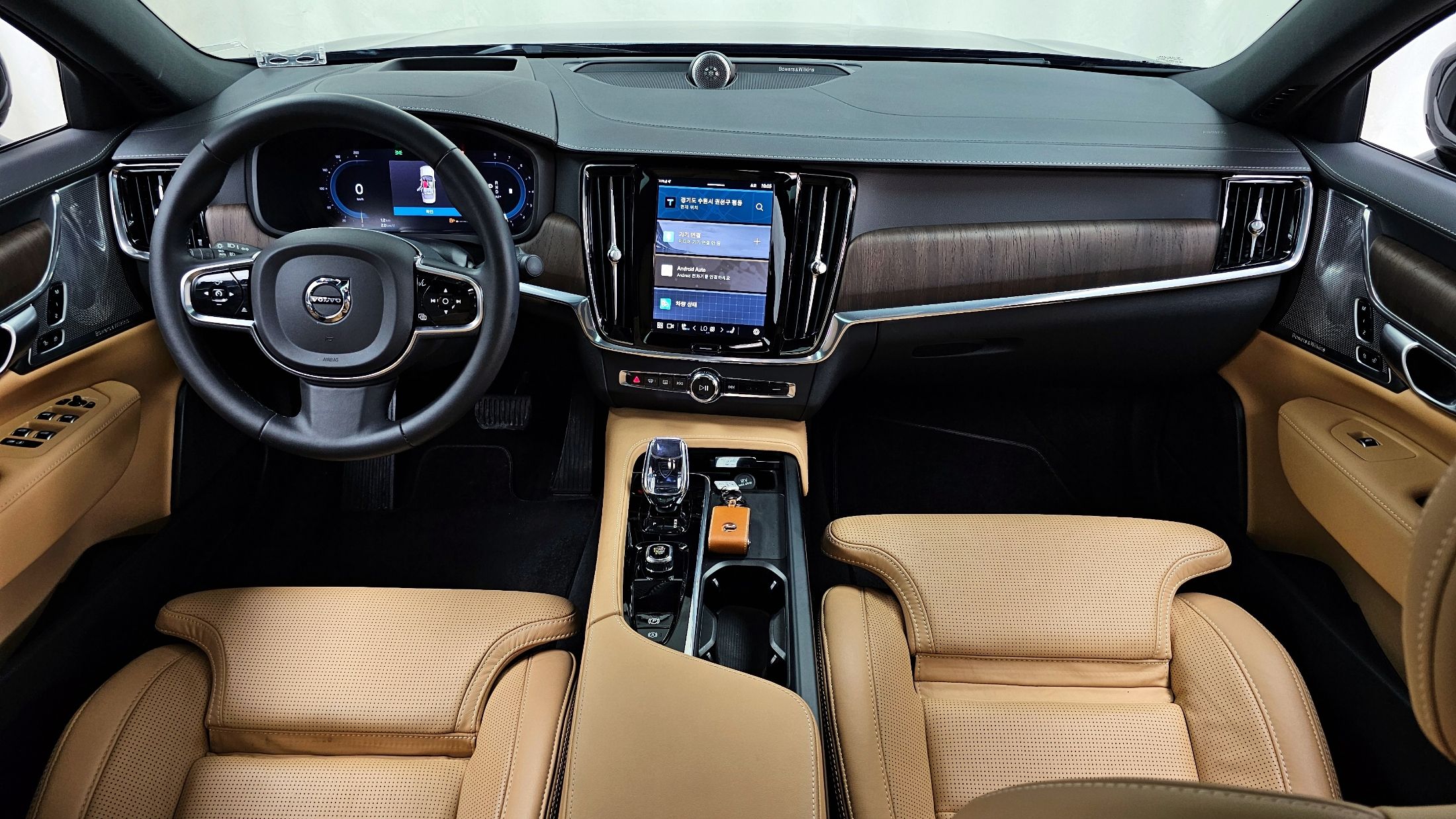 VOLVO S90 2023