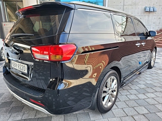 KIA CARNIVAL 2017