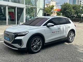 AUDI Q4 E-TRON F4  45 Premium 2024