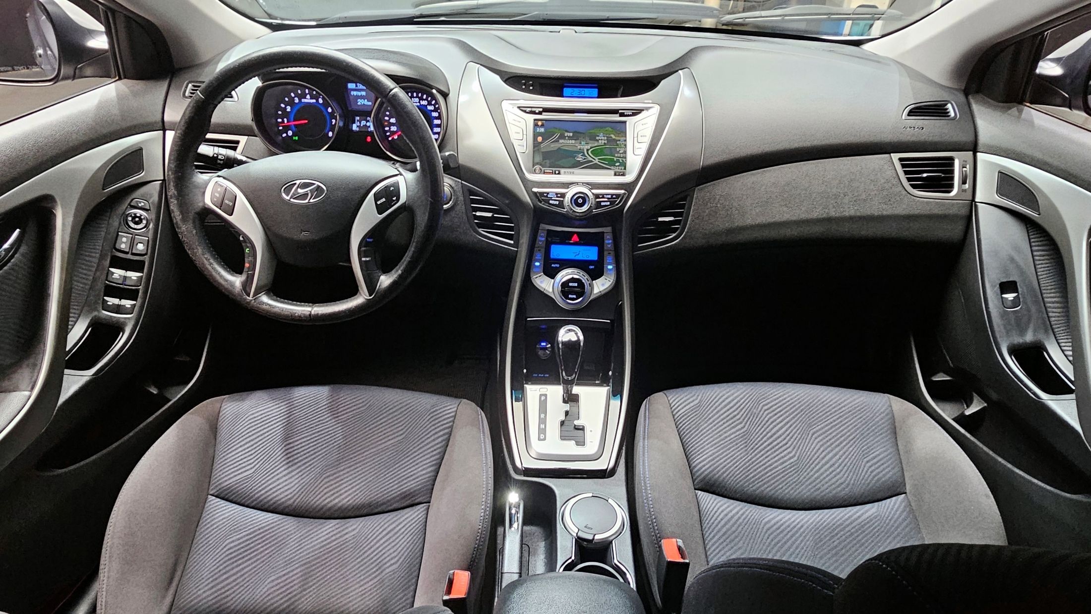 HYUNDAI AVANTE MD 2011