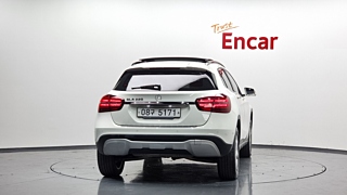 MERCEDES BENZ GLA-CLASS X156 2017