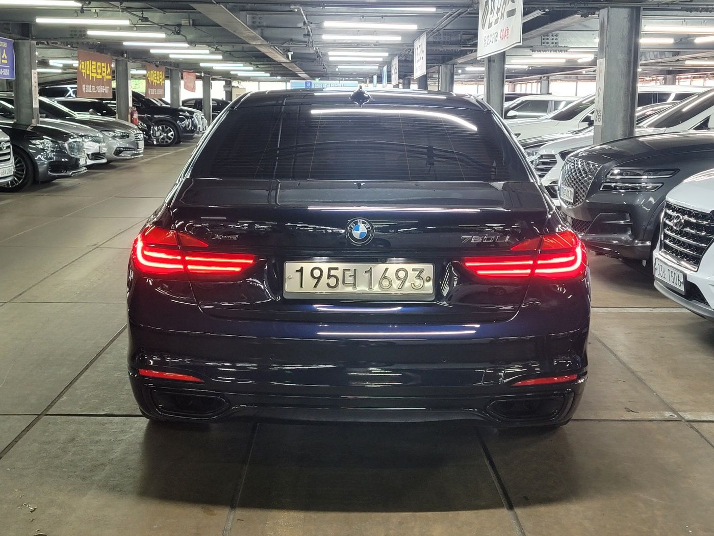 BMW 7-SERIES G11 2016