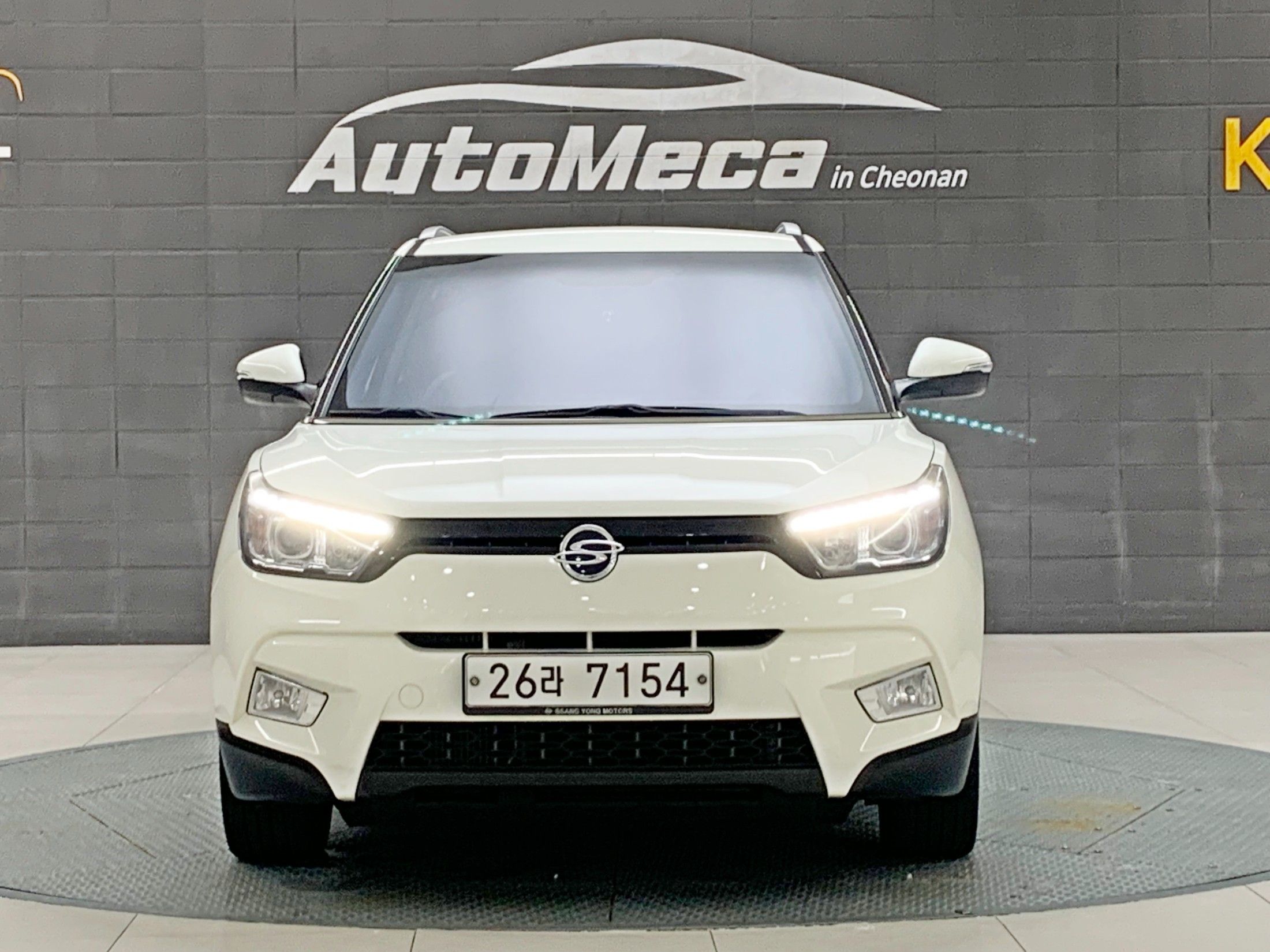 SSANGYONG TIVOLI 2015