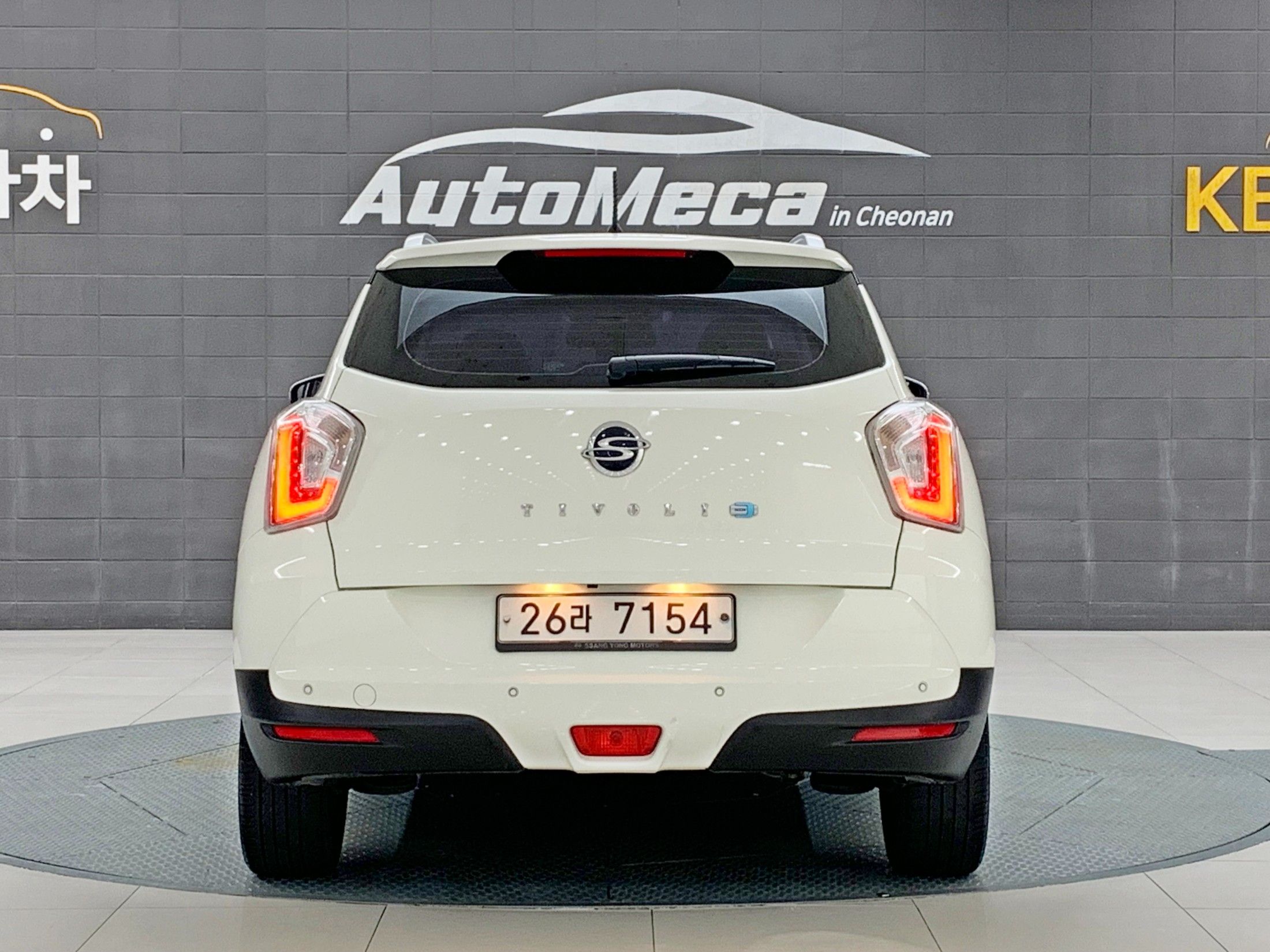 SSANGYONG TIVOLI 2015