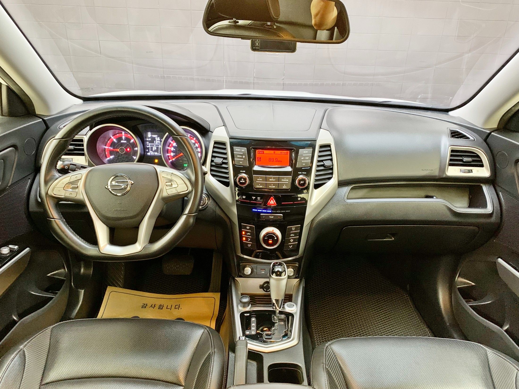 SSANGYONG TIVOLI 2015