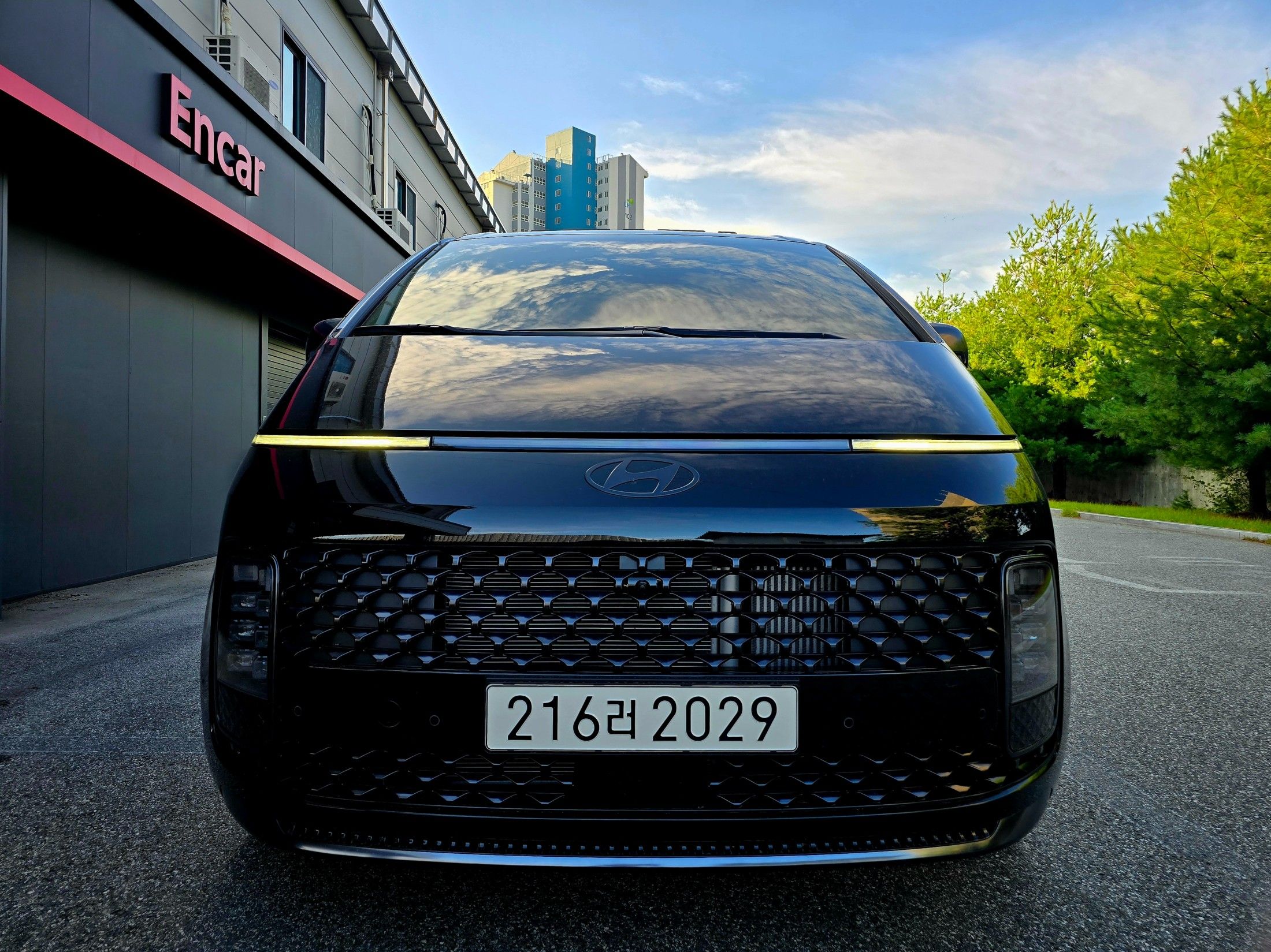 HYUNDAI STARIA 2025