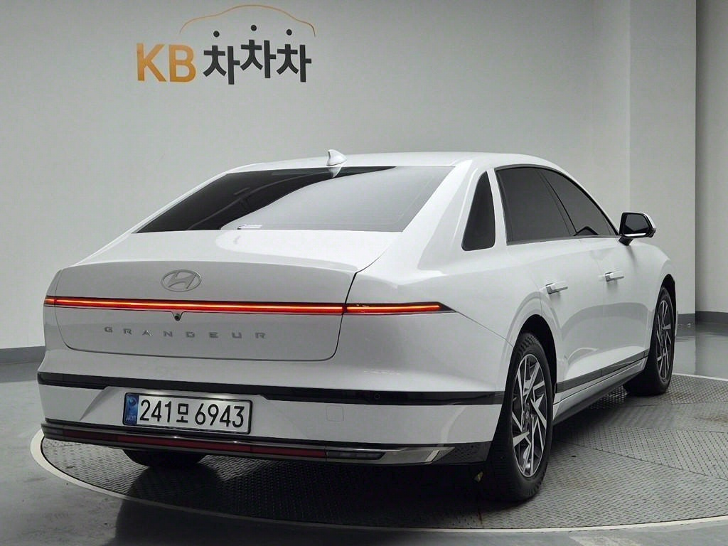 HYUNDAI GRANDEUR GN7 2024