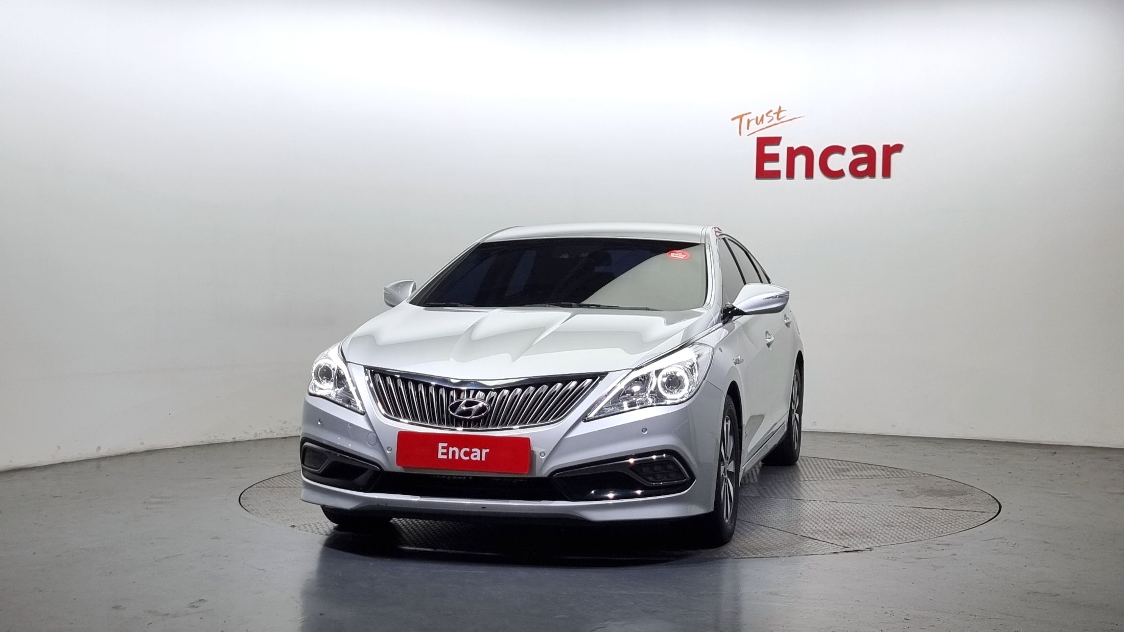 HYUNDAI GRANDEUR HG HYBRID 2016