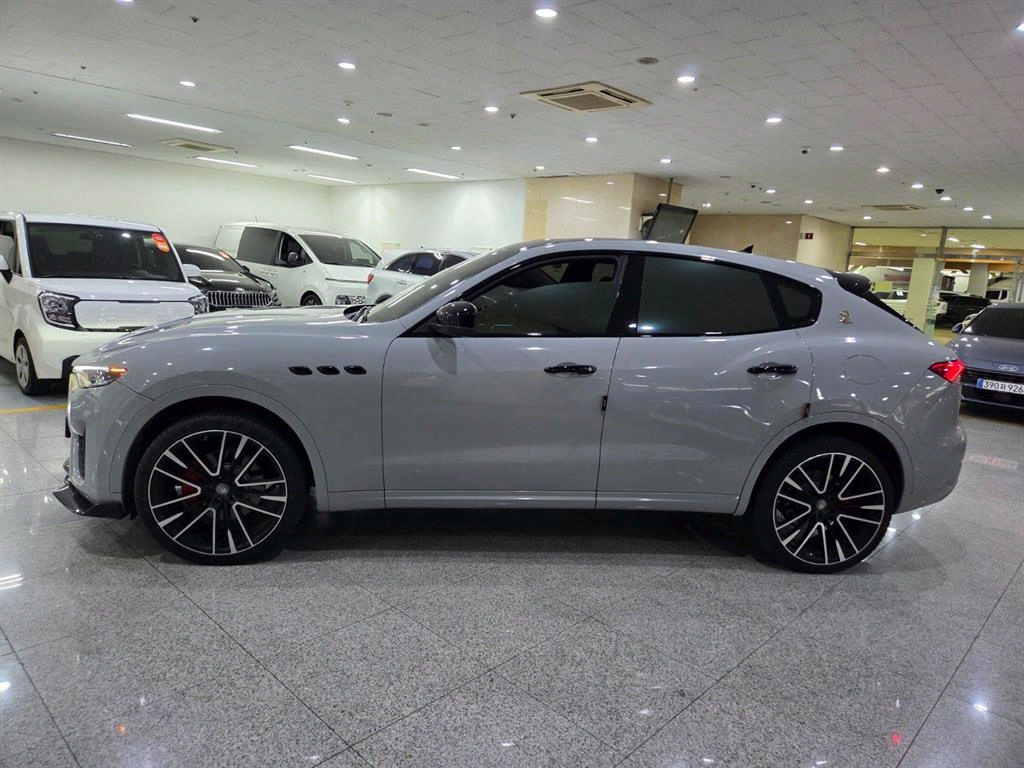 MASERATI LEVANTE 2018