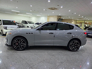 MASERATI LEVANTE 2018